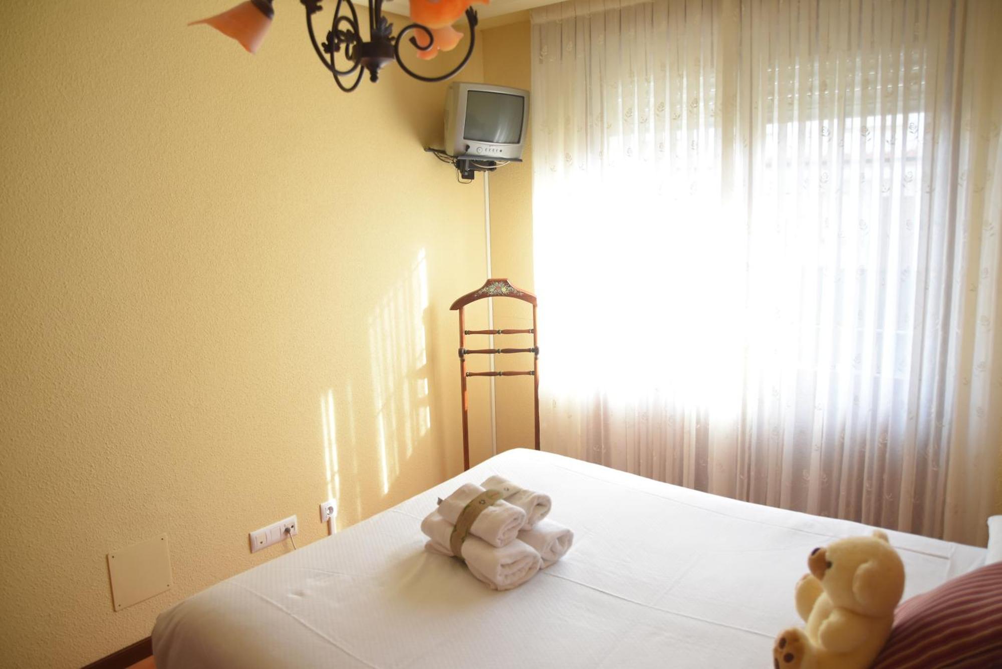 Chalet En Urbanizacion Con Piscina 아르고노스 외부 사진